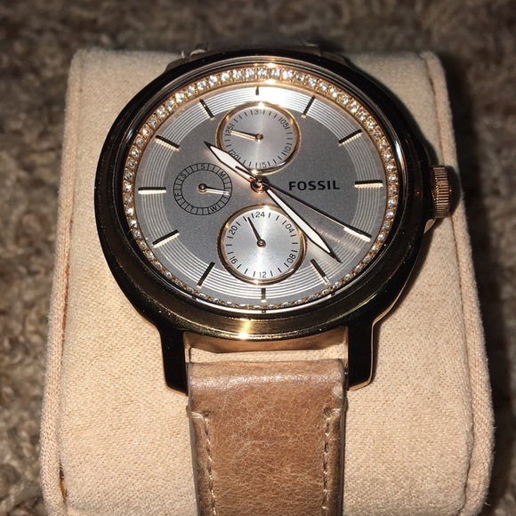 Fossil Watch - Picture 2 of 3
